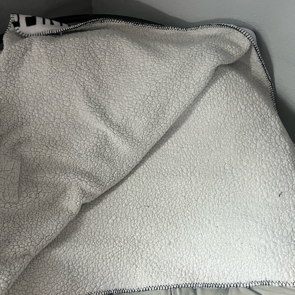 VS PINK X Leopard print Sherpa blanket - Picture 6 of 7